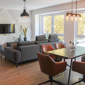New York Apartment - Fuer Freunde & Familien, Stadtnah, Parkplatz, E-Ladestation, Gitterbox Fuer Fahrraeder, Fitnessstudio, Digitale Gaestemappe Mit Restaurant- Und Unternehmenstipps